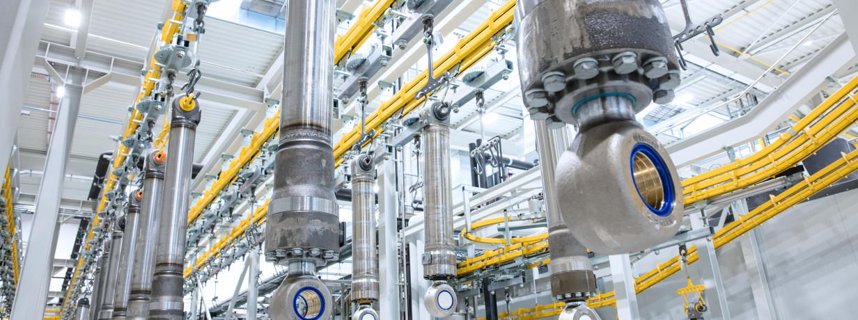 Components for hydraulics and pneumatics