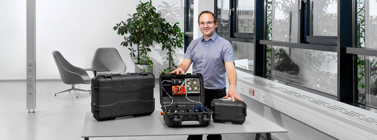 A passion for development: Christian Metzger has been working at Balluff for 20 years. Together with his team, he has developed numerous products and technologies and was also involved in the establishment of the industry standard IO-Link. His current project is a “lab to go”, enabling employees to flexibly work from anywhere.